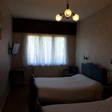 Logis L'auberge Du Gros Estalagem