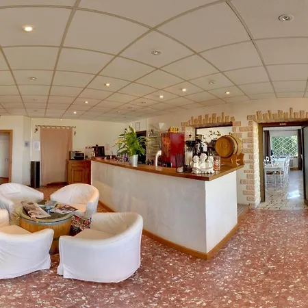 Logis L'auberge Du Gros Estalagem