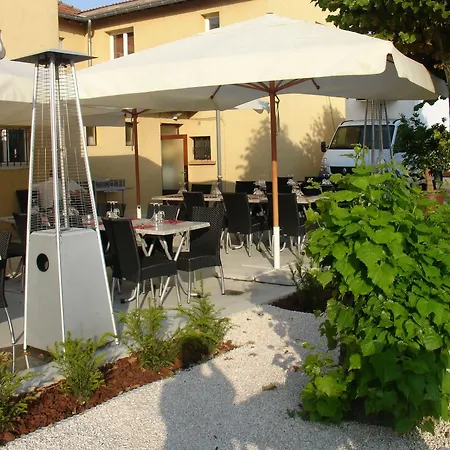 Inn Logis L'auberge Du Gros
