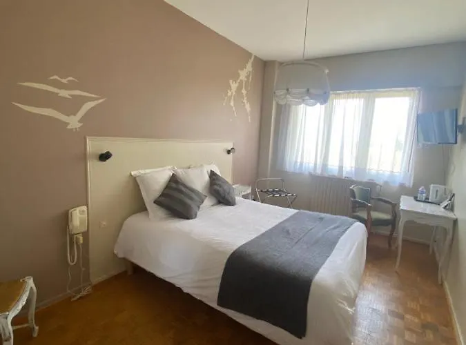 宾馆 Logis L'auberge Du Gros 2*