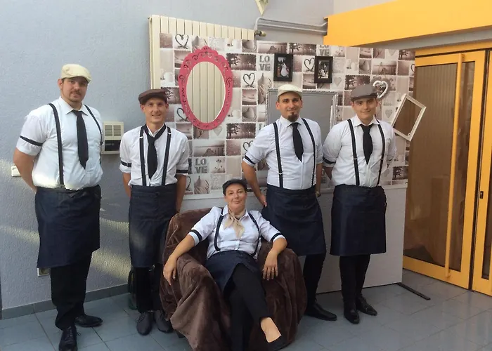 宾馆 Logis L'auberge Du Gros 2*