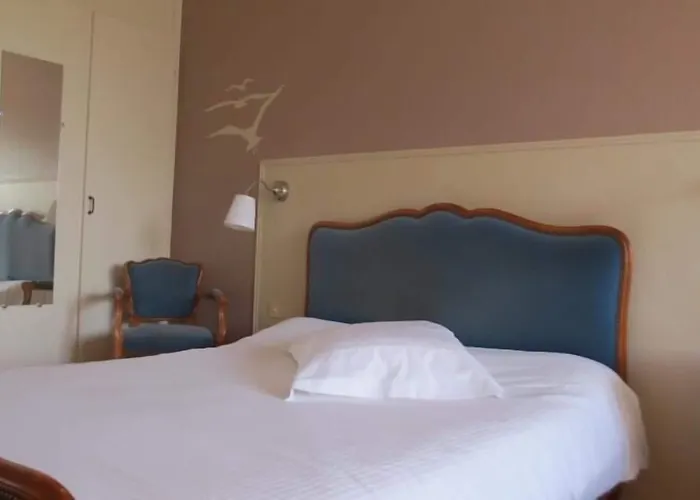 Logis L'auberge Du Gros 宾馆