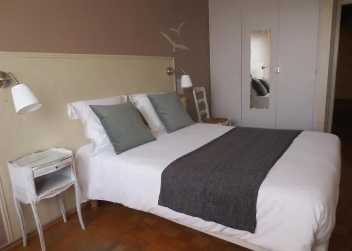 Logis L'auberge Du Gros 宾馆